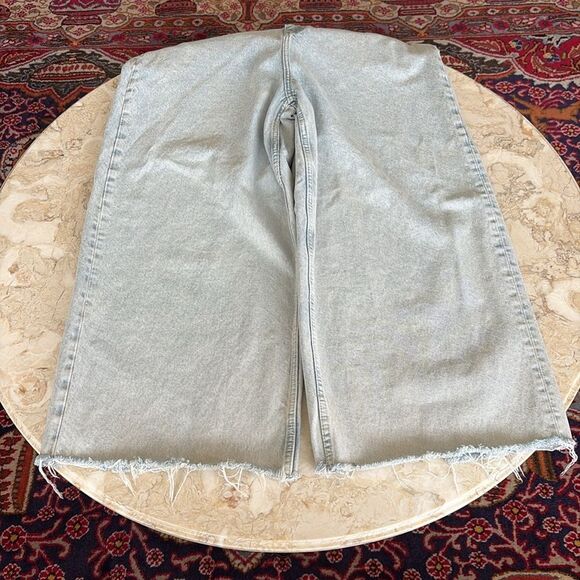 Zara High Waist Extra Wide Leg Frayed Hem Light Wash Jeans 32” - Picture 9 of 10